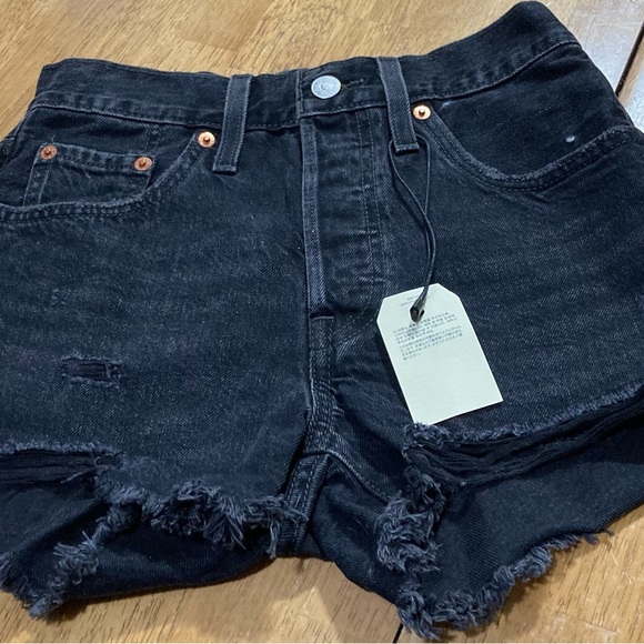 Beautiful Levi's quality clothing premium black color size w24, L - Picture 2 of 6